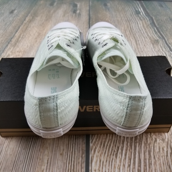 *NIB* CONVERSE Dainty Low Sneaker - Picture 4 of 6